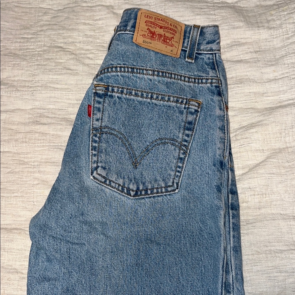 Levi's Classic Relaxed 550 Light Blue Straight Jeans